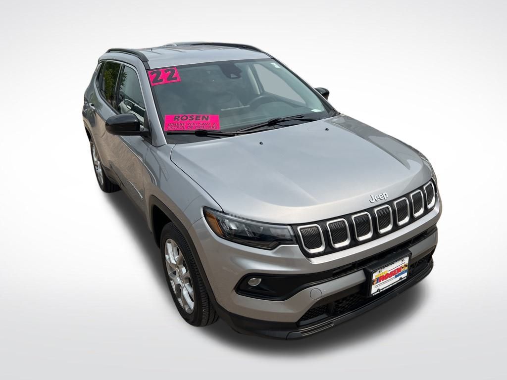 2022 Jeep Compass Latitude Lux photo 37