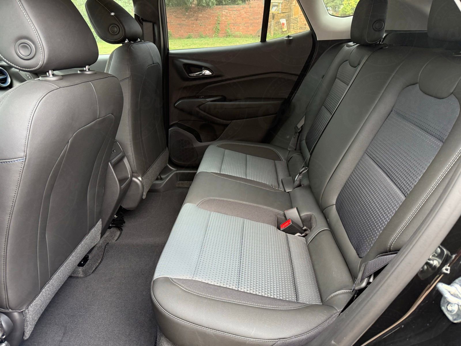 2025 Chevrolet Trax LT photo 22