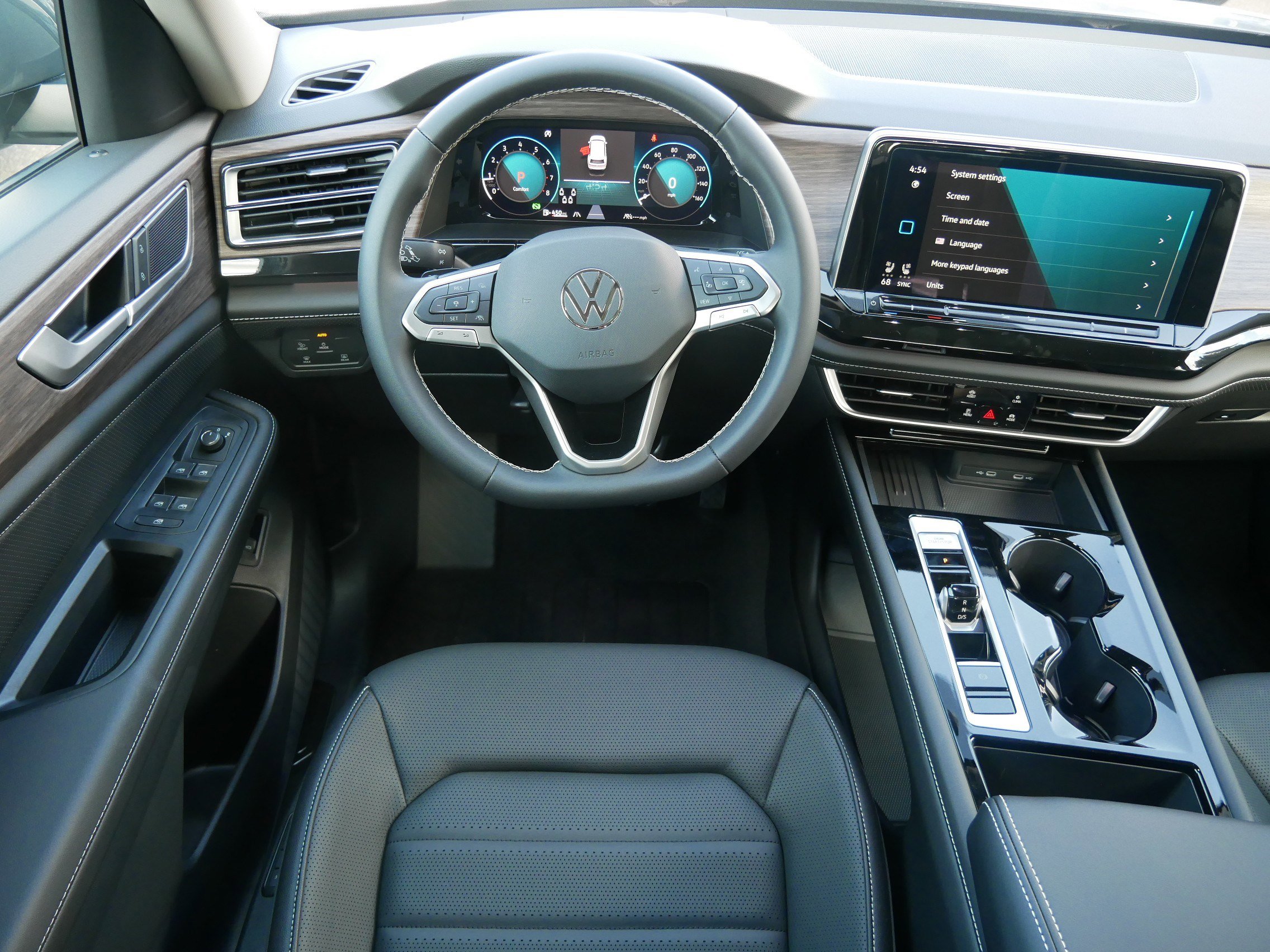 2026 Volkswagen Atlas SEL photo 6
