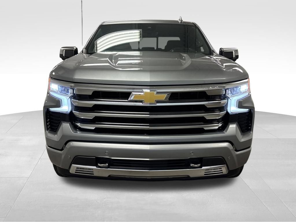 2024 Chevrolet Silverado 1500 High Country photo 3