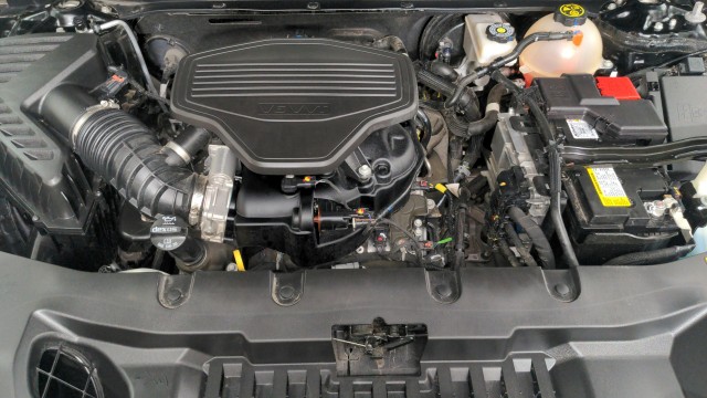 Used 2024 MOSAIC BLACK Chevrolet RS image 31