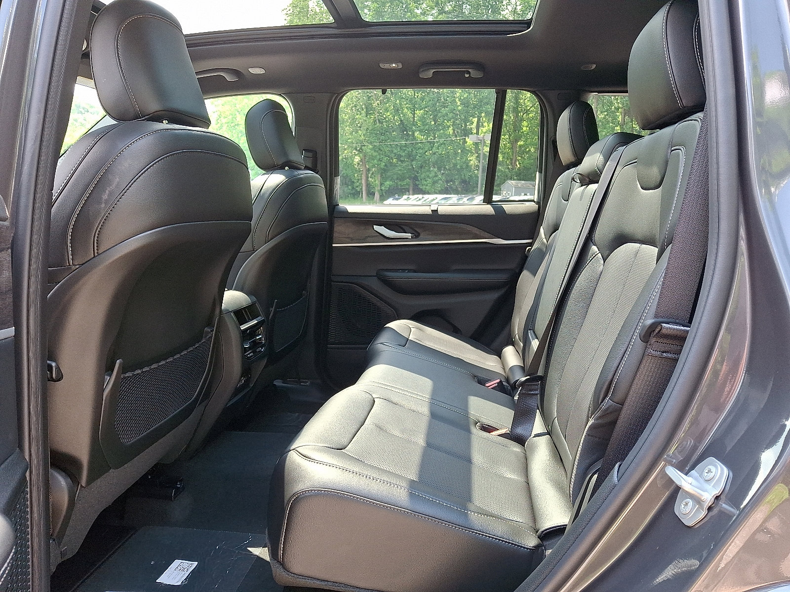 2025 Jeep Grand Cherokee Limited photo 6