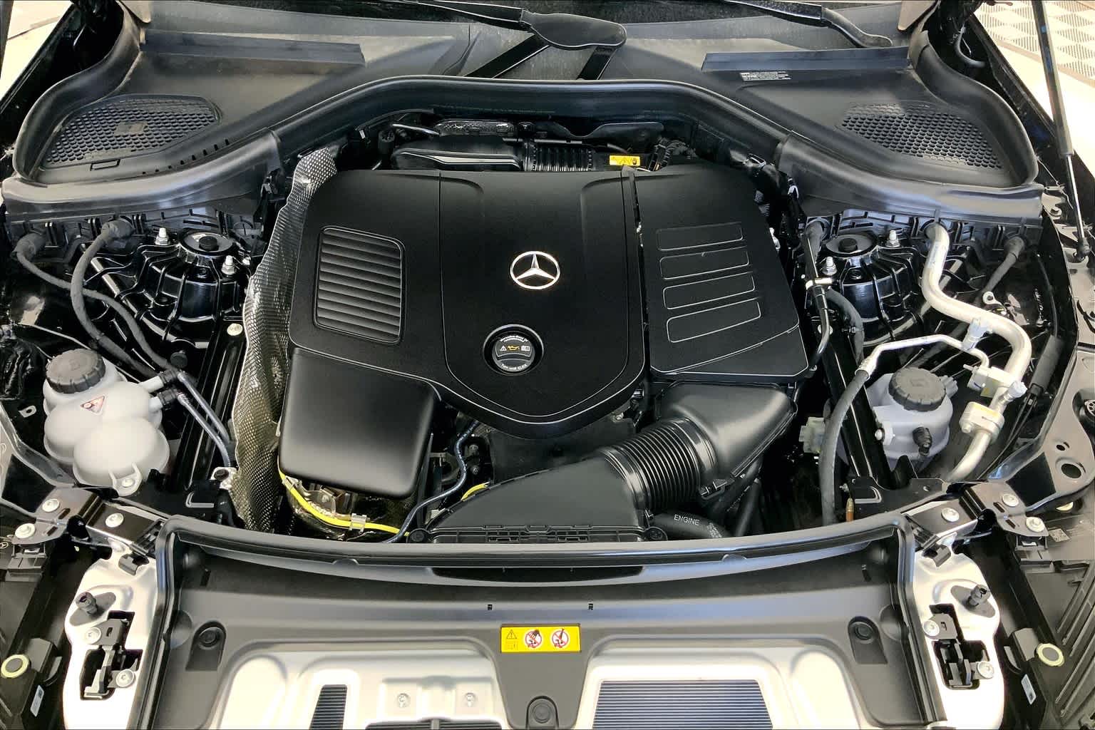 2025 Mercedes Benz GLC 300 4MATIC photo 9
