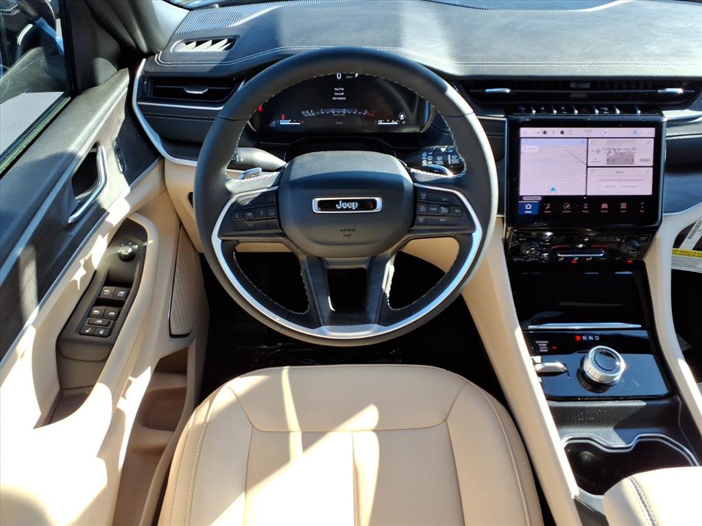 2025 Jeep Grand Cherokee Limited photo 2