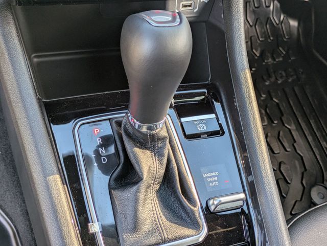 2025 Jeep Compass Latitude photo 18