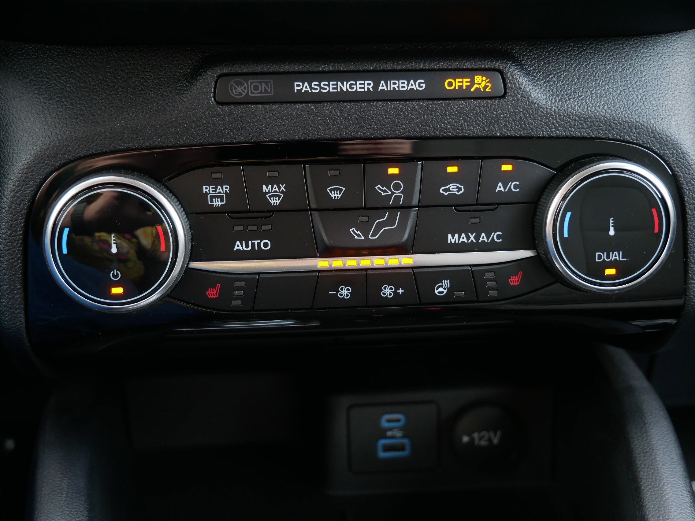 2022 Ford Escape SE photo 22