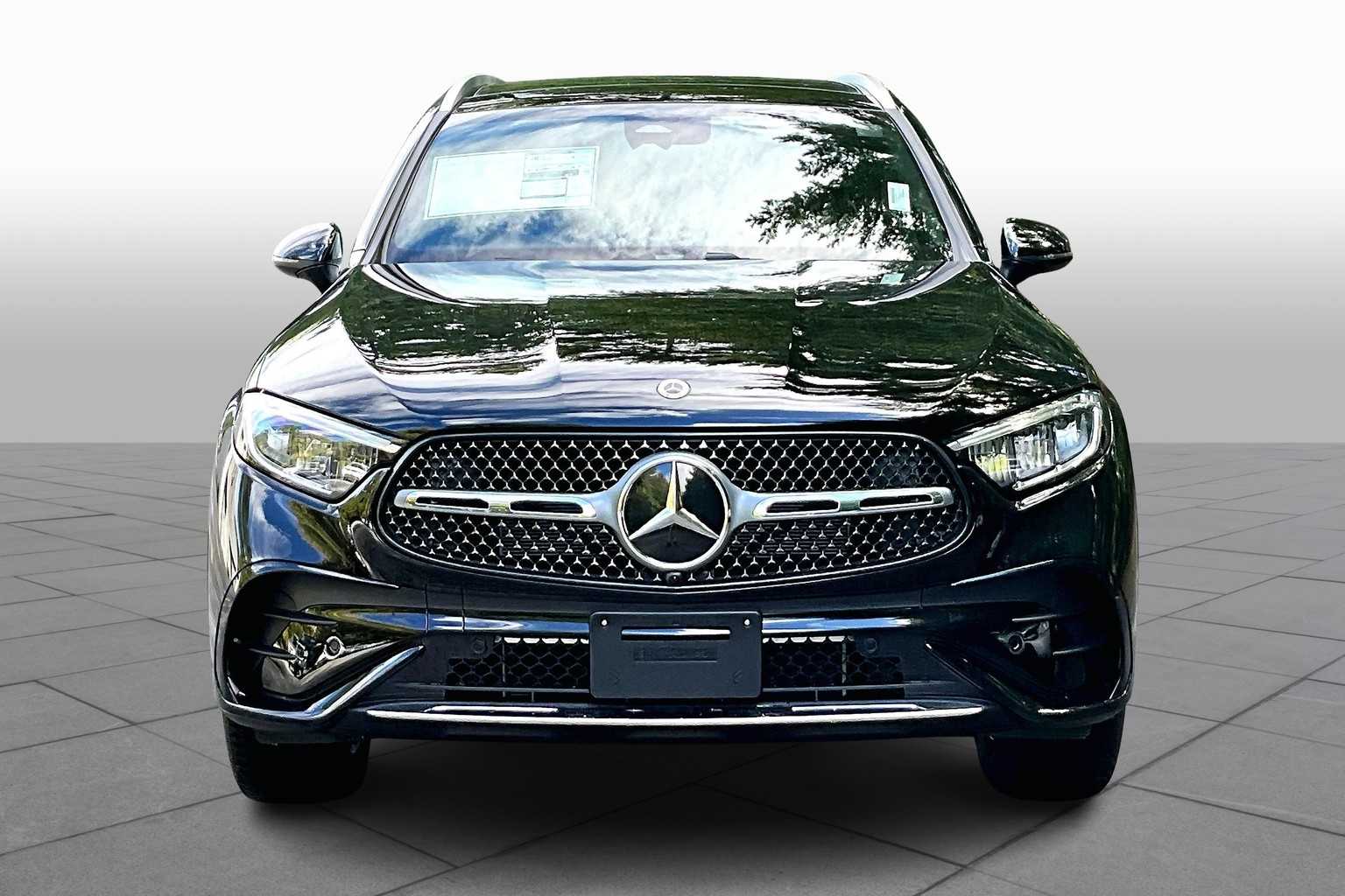 2026 Mercedes Benz GLC 300 4MATIC photo 3