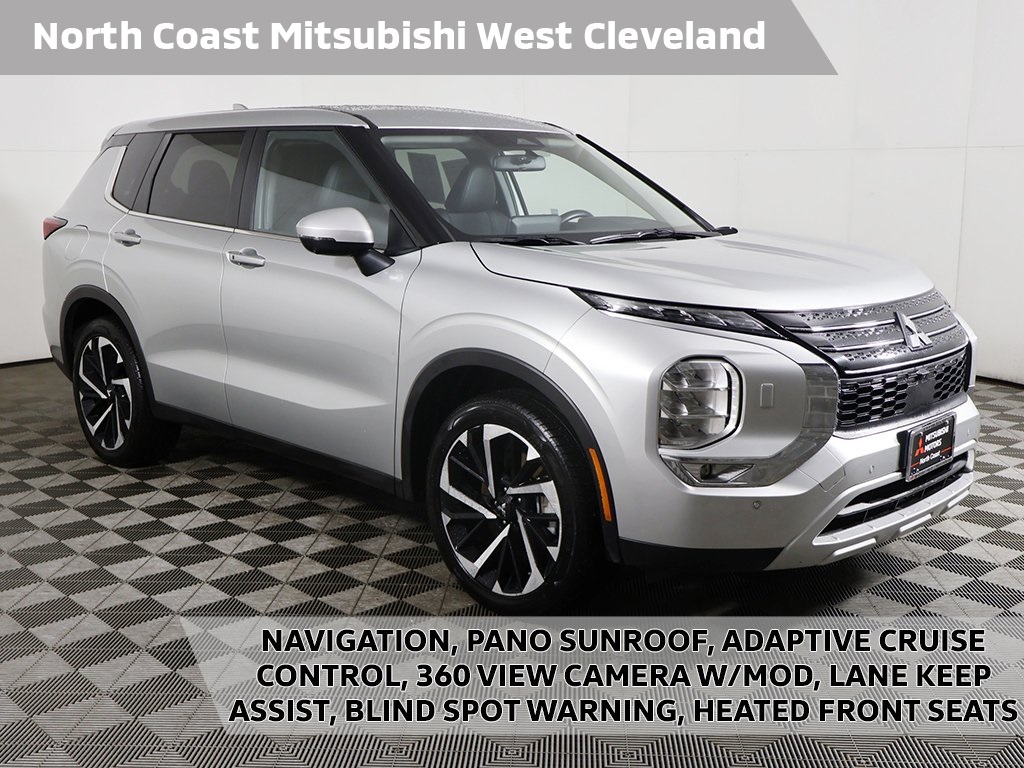 2024 Mitsubishi Outlander SE's photo