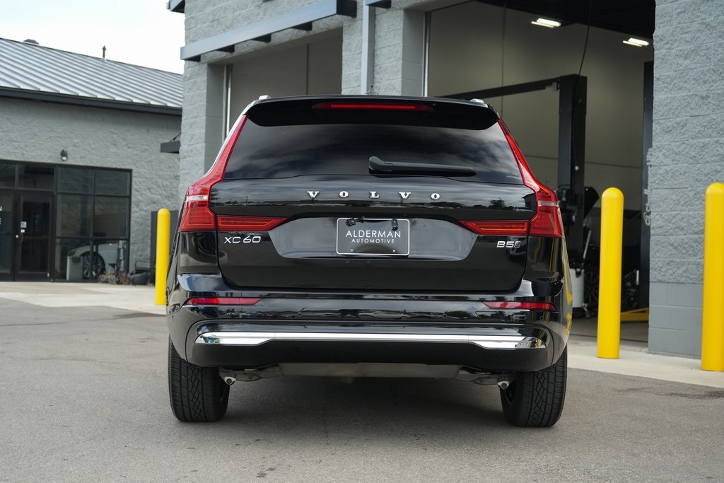 2023 Volvo XC60 B5 Plus photo 12