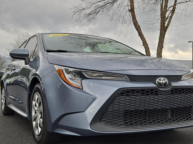 2020 Toyota Corolla LE photo 2