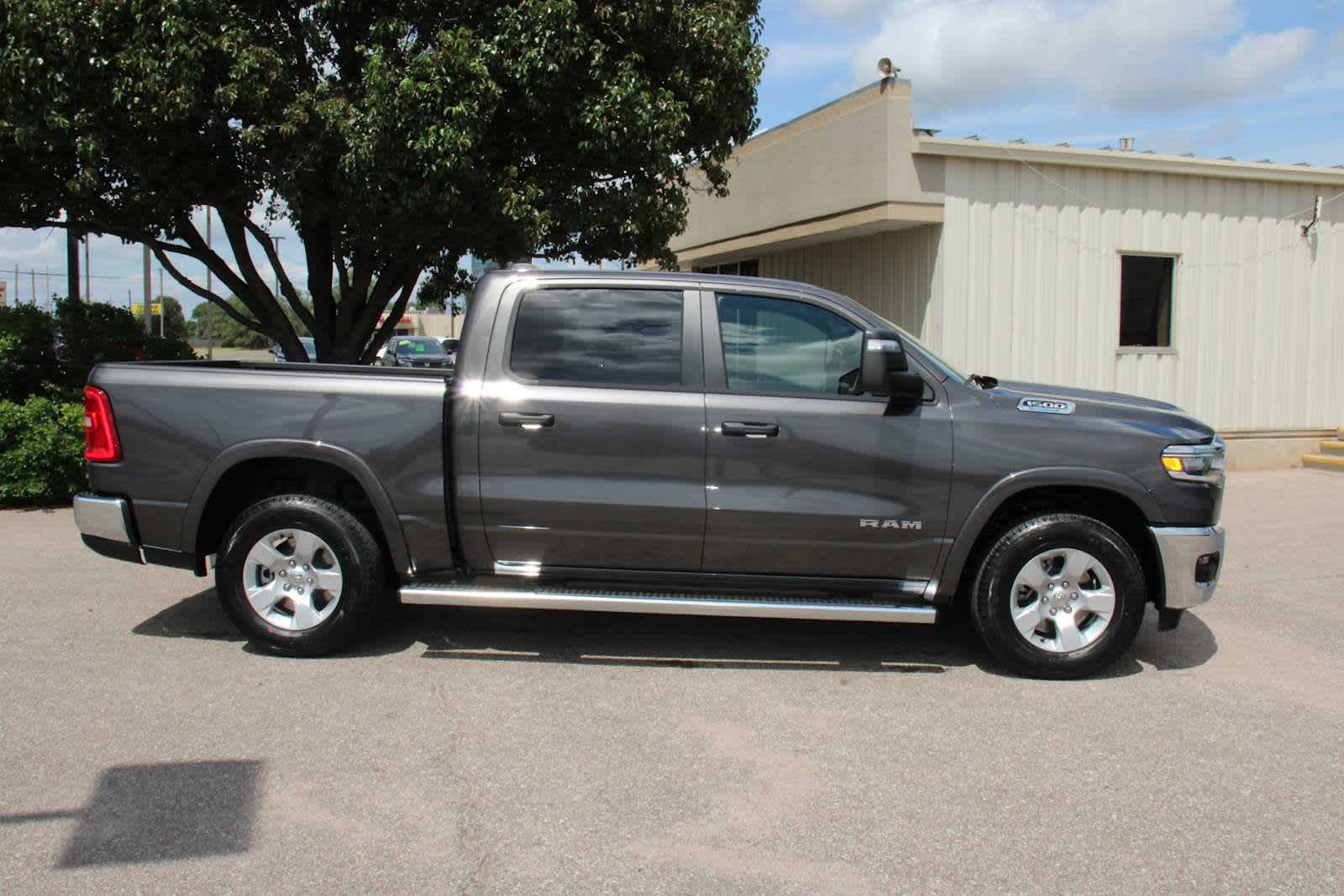 2025 Ram 1500 Big Horn Lone Star photo 3