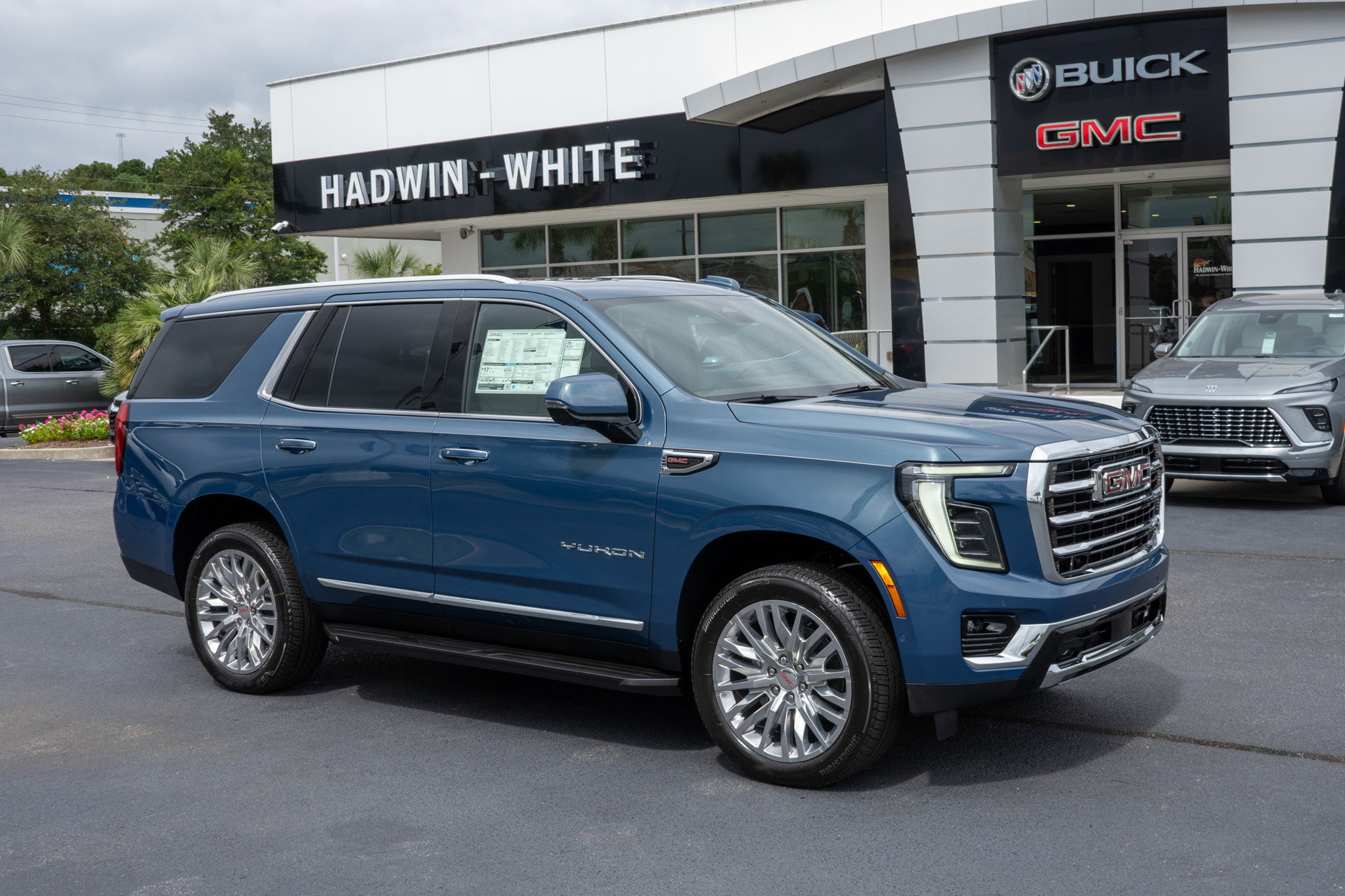 2025 GMC Yukon Elevation's photo