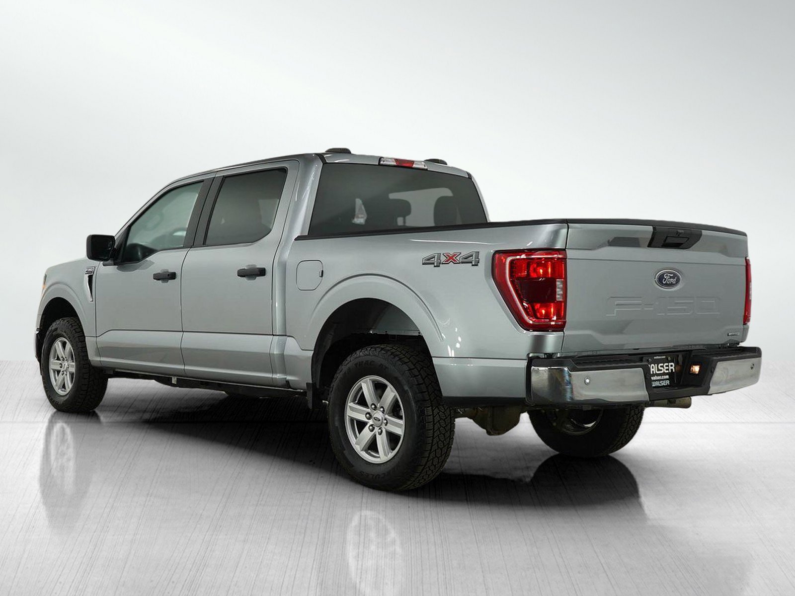 2023 Ford F-150 XLT photo 2