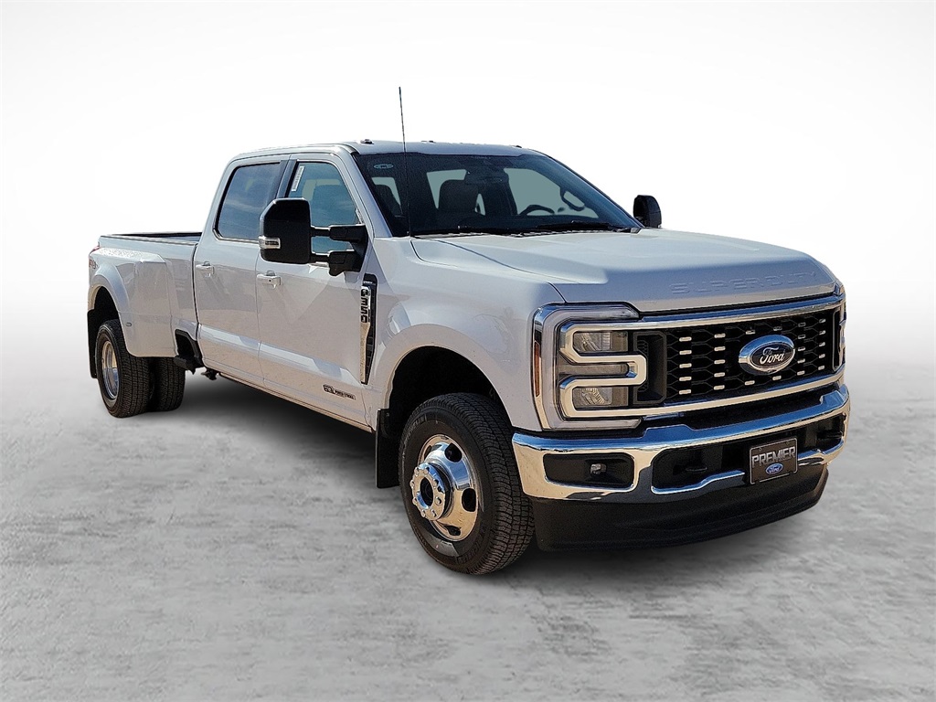 2026 Ford F-350 Super Duty Lariat's photo