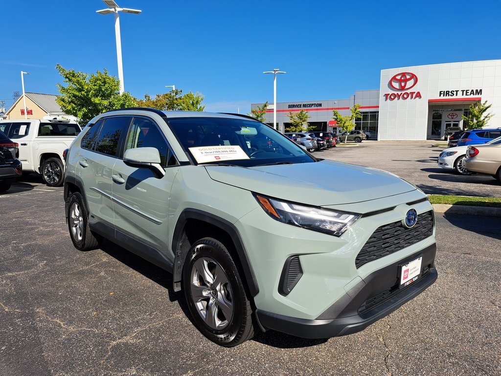 2022 Toyota RAV4 Hybrid XLE photo 5