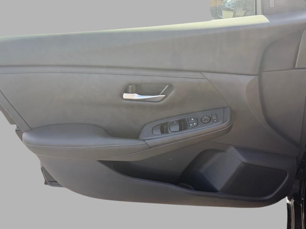 2025 Nissan Sentra SV photo 14