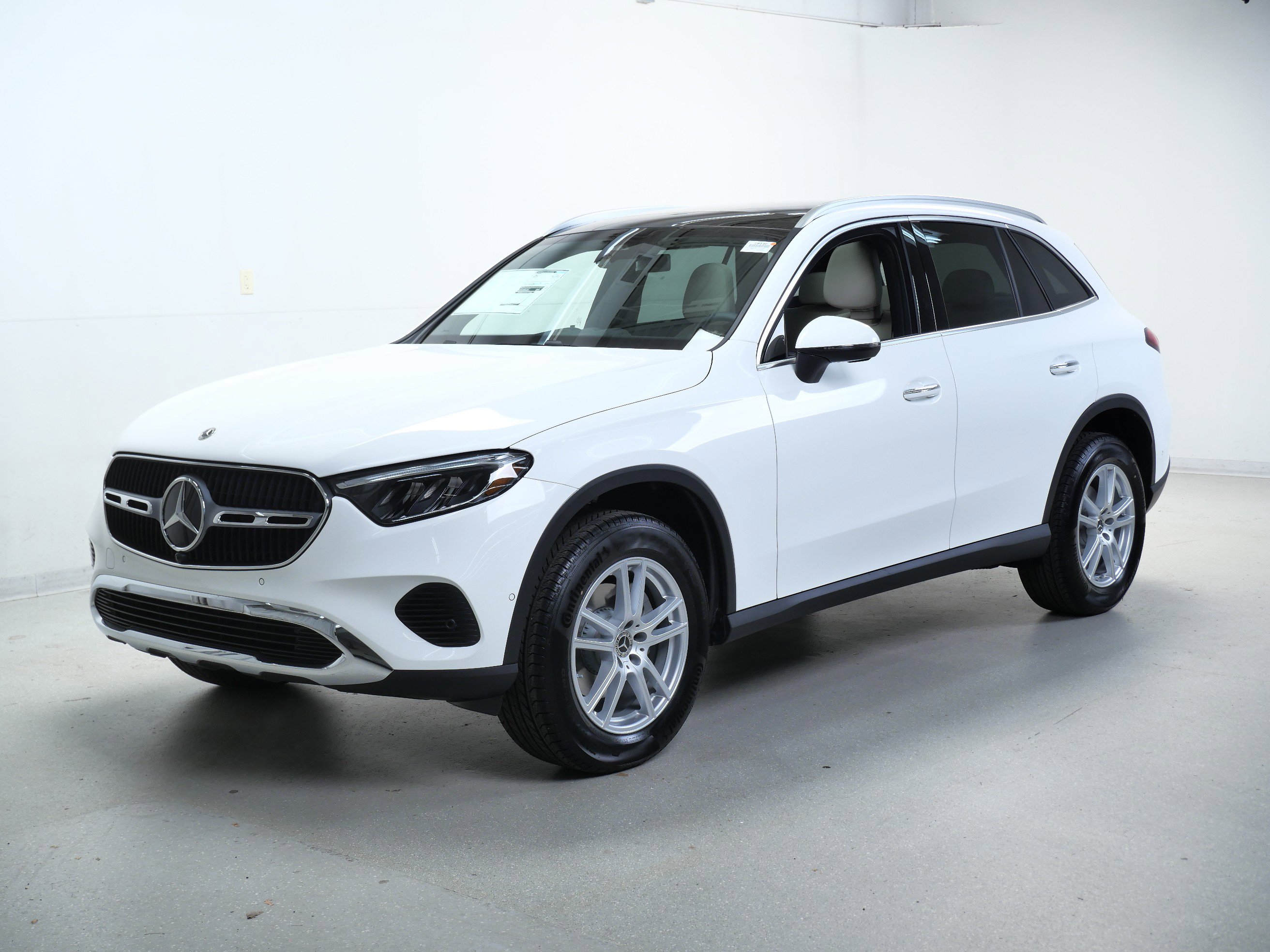 2026 Mercedes Benz GLC 300 4MATIC photo 3