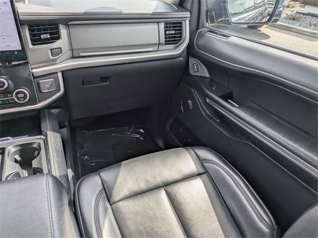 2024 Ford Expedition MAX XLT photo 16
