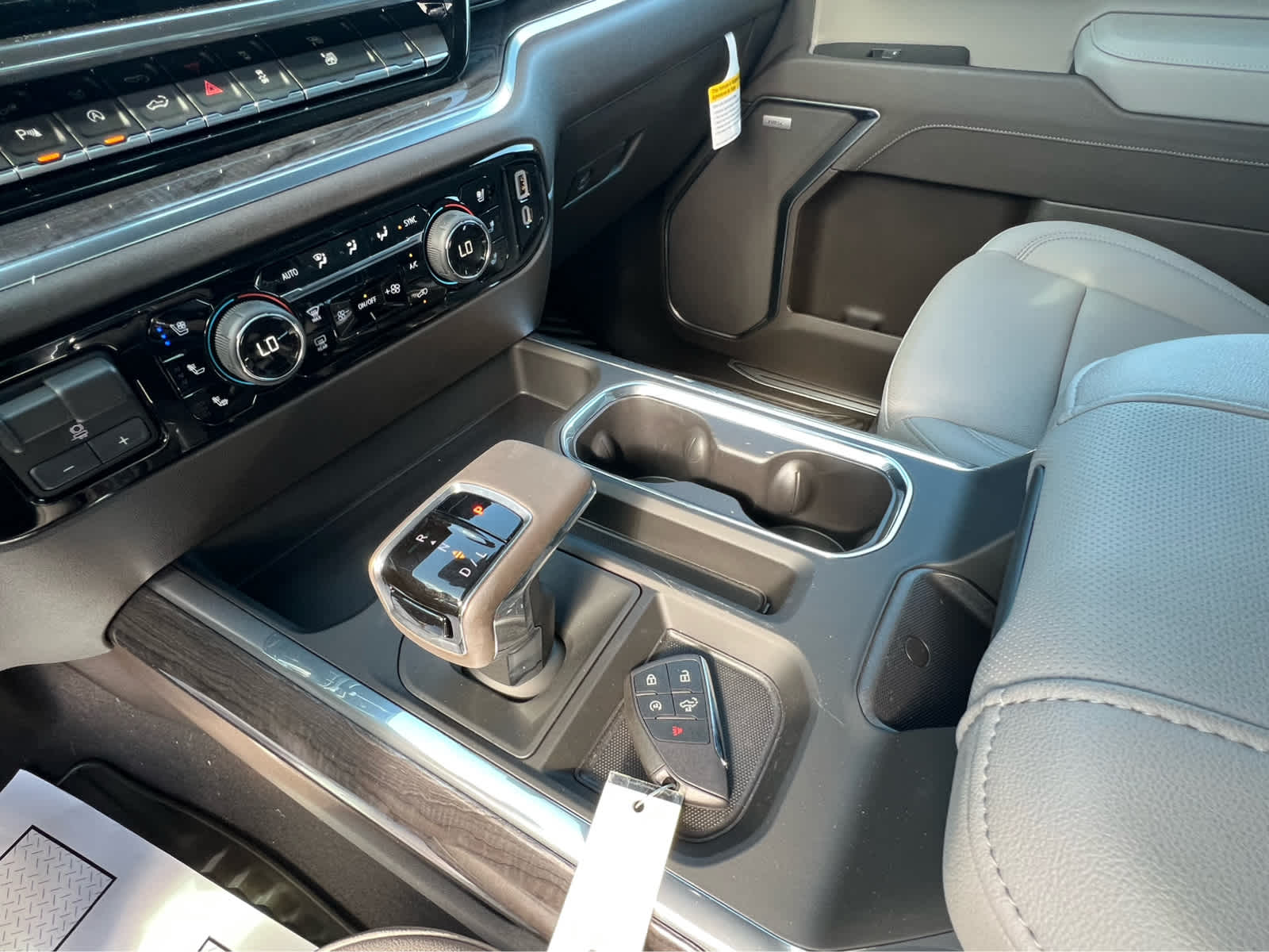 2025 Chevrolet Silverado 1500 LTZ photo 16