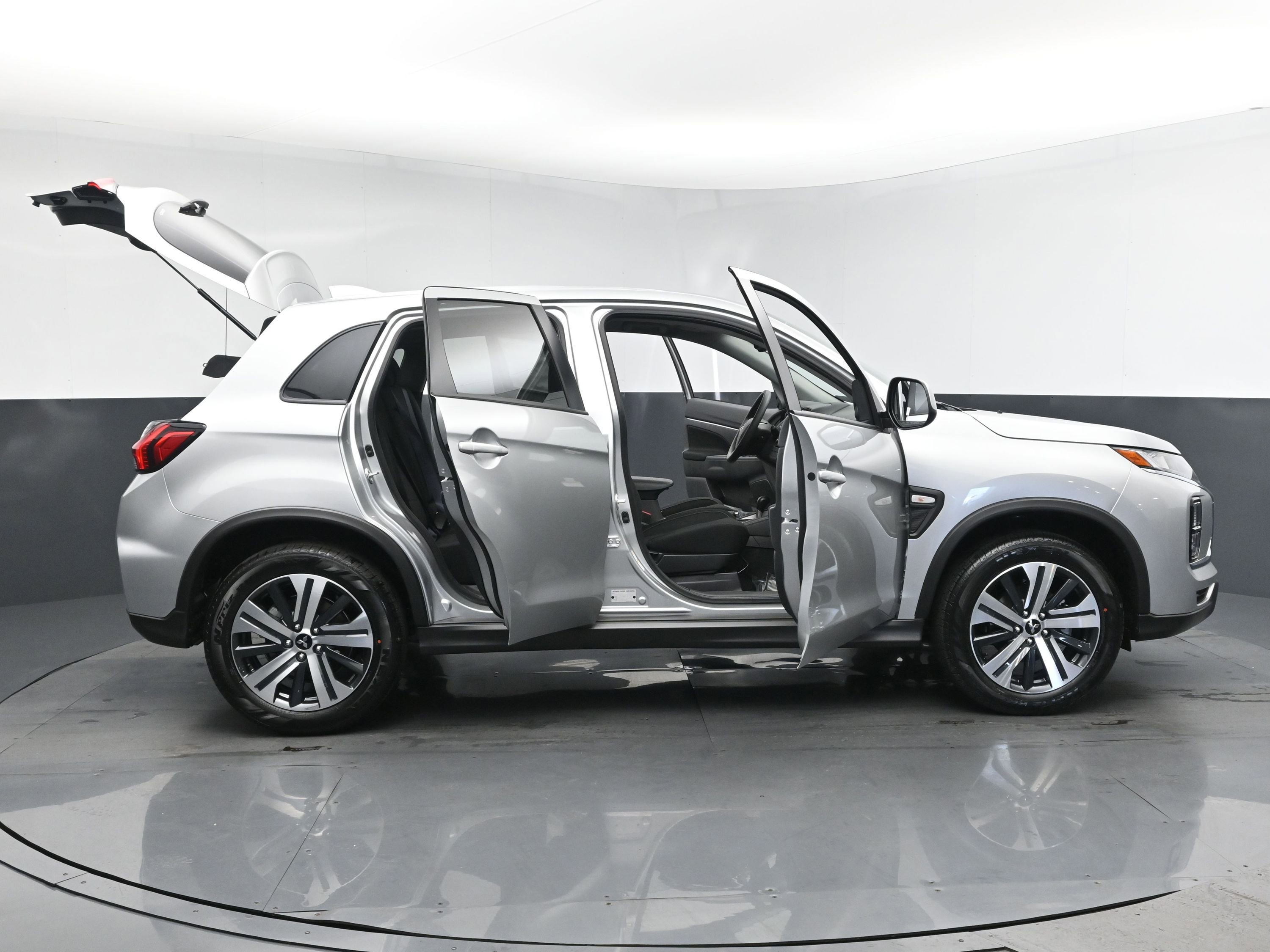 2025 Mitsubishi Outlander Sport SE photo 23