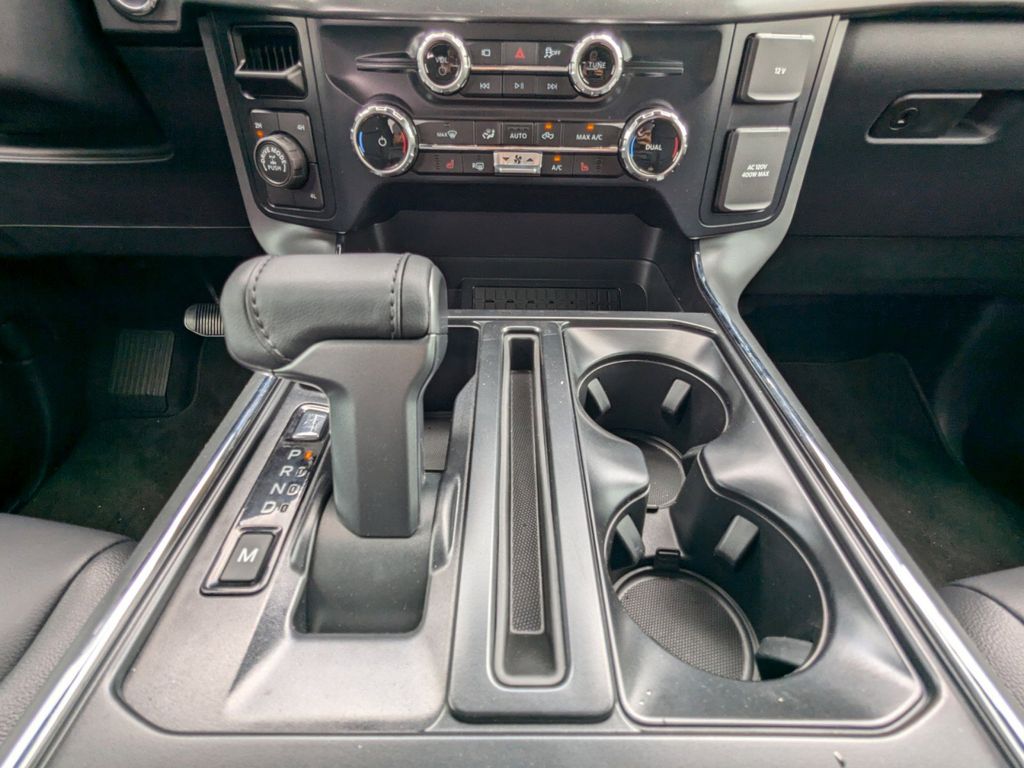 2025 Ford F-150 XLT photo 19