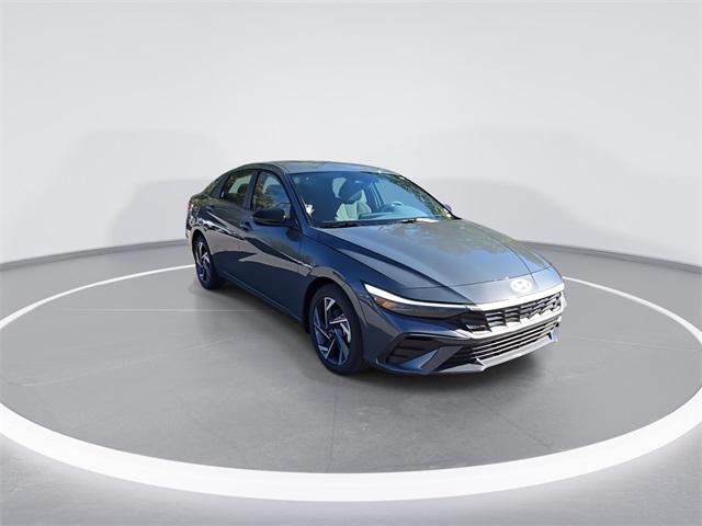 2025 Hyundai Elantra SEL Sport photo 2