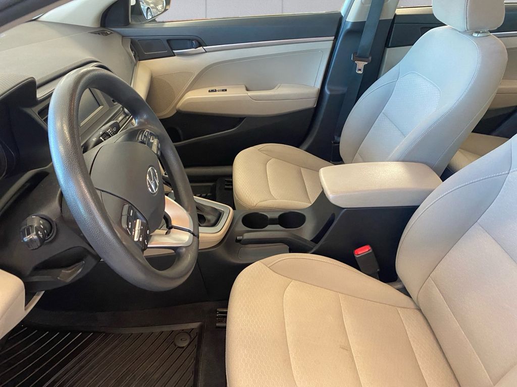 2019 Hyundai Elantra SE photo 7