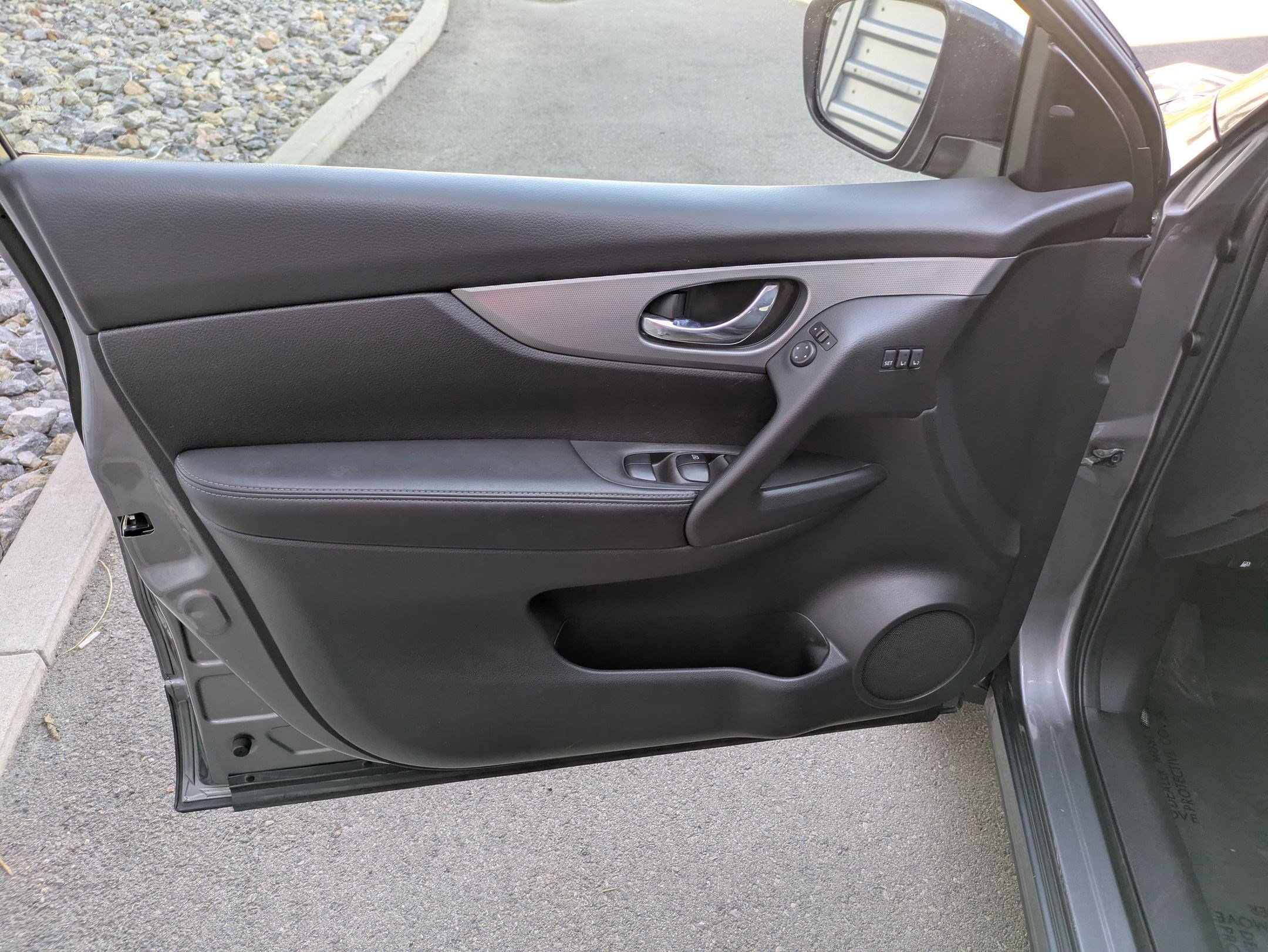 2020 Nissan Rogue Sport SV photo 11