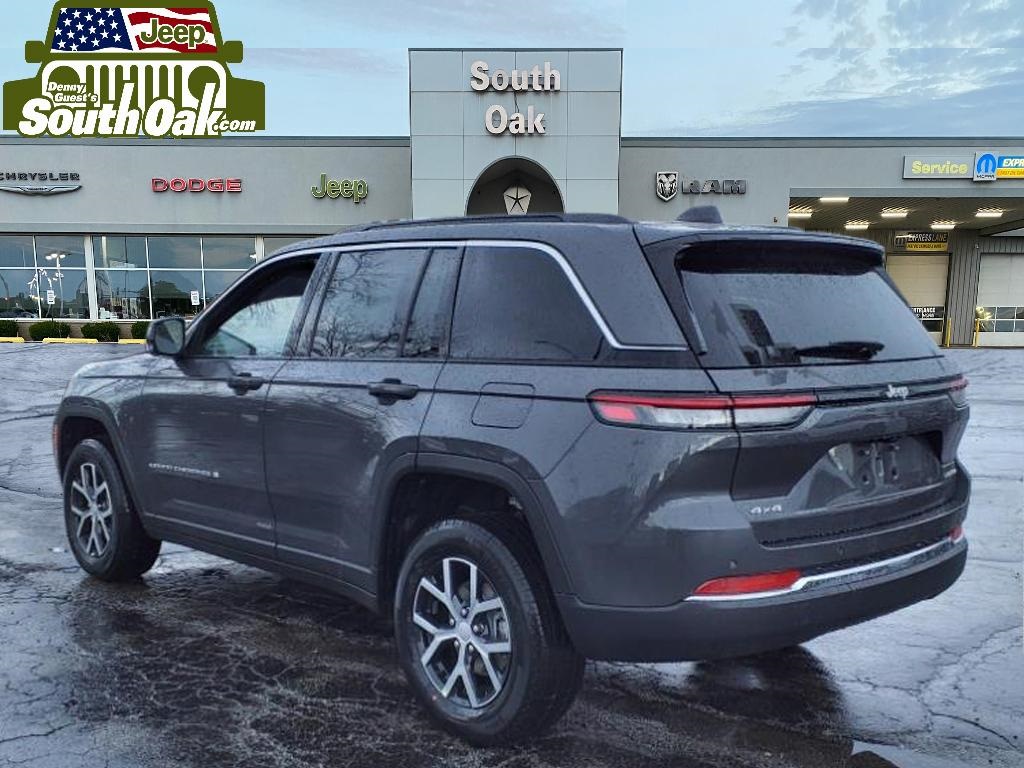 2025 Jeep Grand Cherokee Limited photo 3