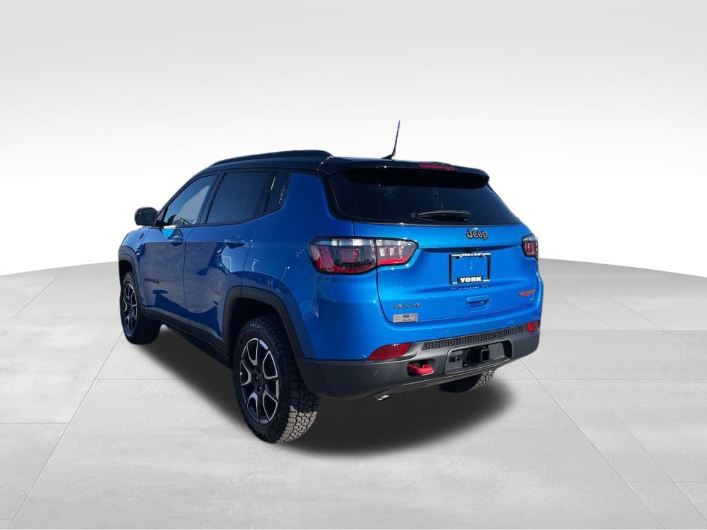 2026 Jeep Compass Trailhawk photo 2