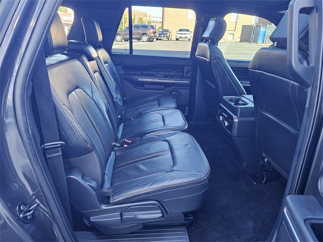 2022 Ford Expedition MAX Platinum photo 11