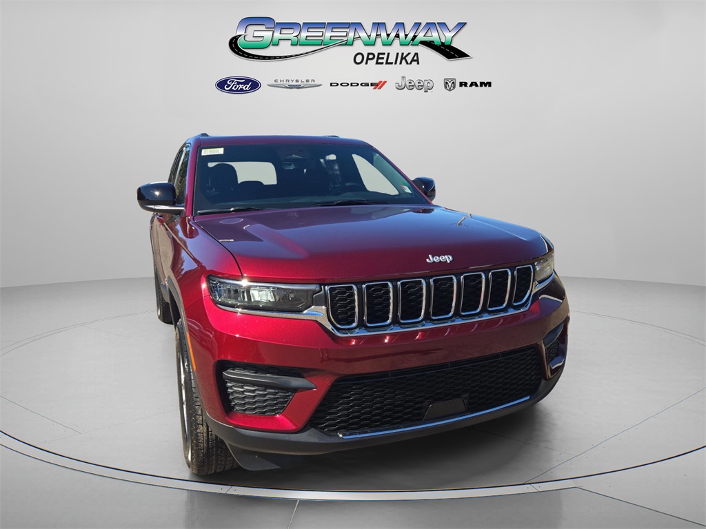 2025 Jeep Grand Cherokee Laredo's photo