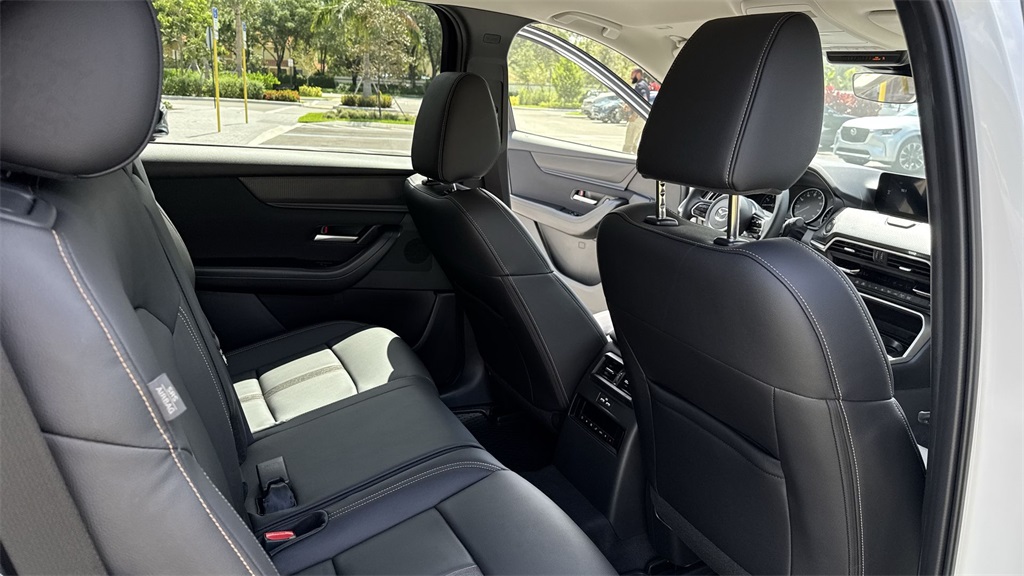 2025 Mazda CX-90 3.3 Turbo Select photo 32