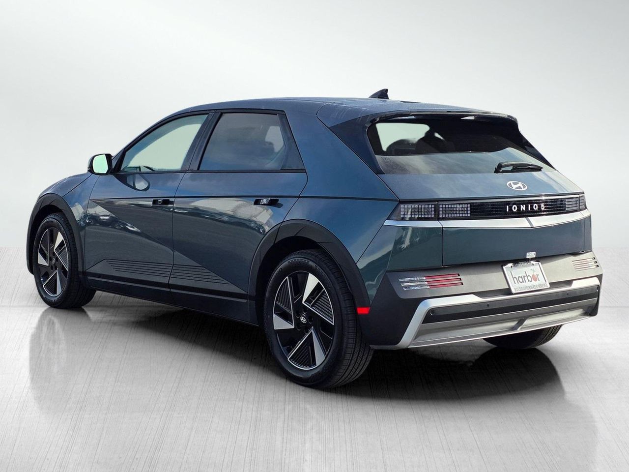 2025 Hyundai Ioniq 5 SE photo 5
