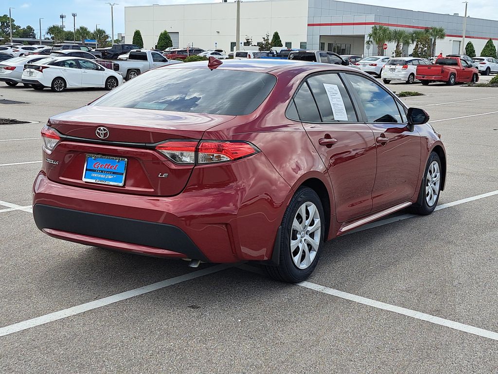 2022 Toyota Corolla LE photo 3