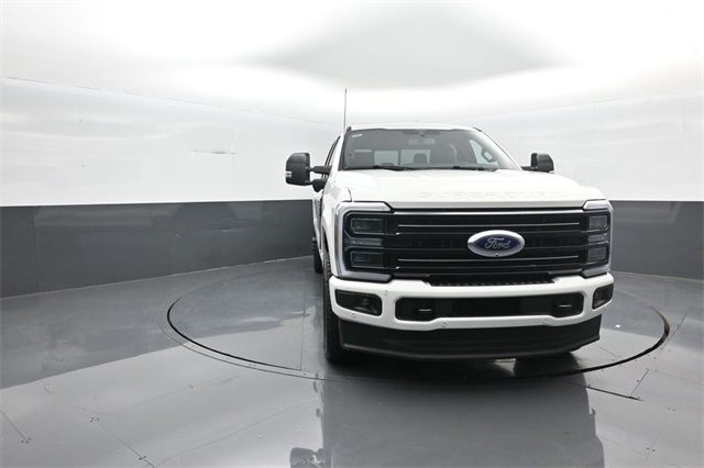 2025 Ford F-250 Platinum photo 2