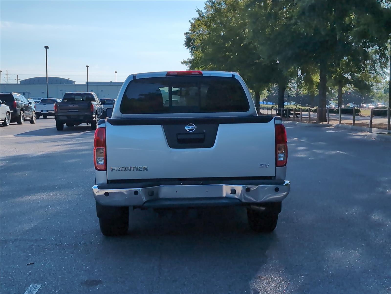 2021 Nissan Frontier Crew Cab photo 3