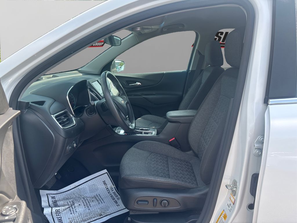 2022 Chevrolet Equinox LT photo 9