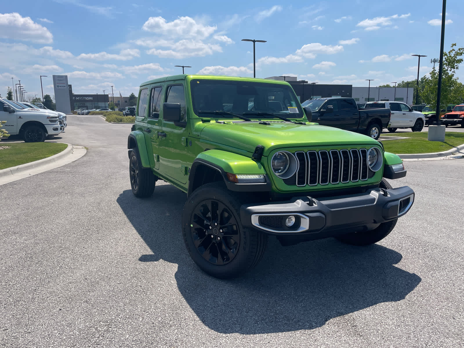2025 Jeep Wrangler 4xe Sahara photo 2