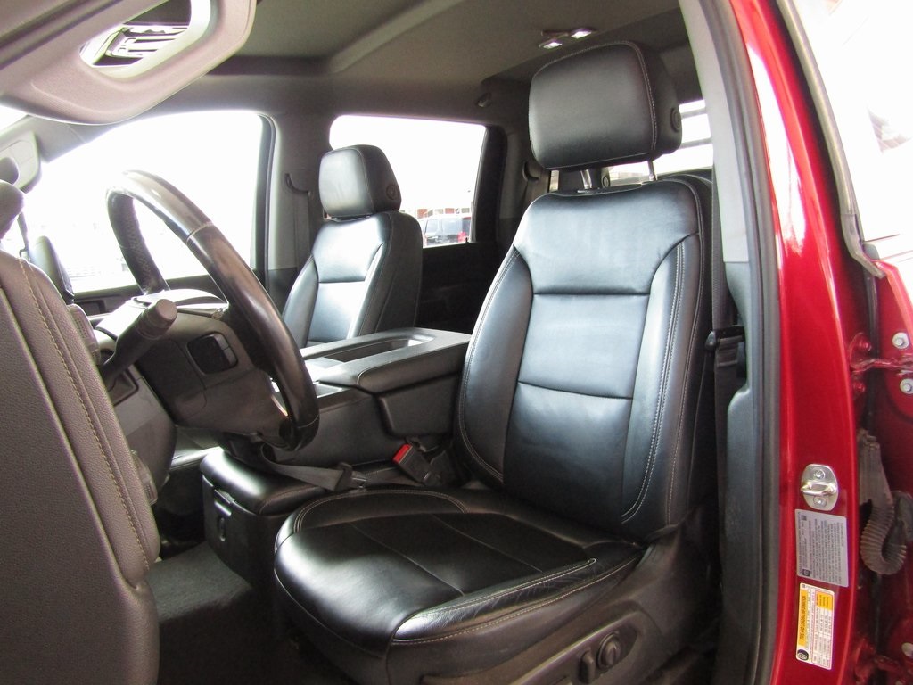 2022 Chevrolet Silverado 3500HD LT photo 17