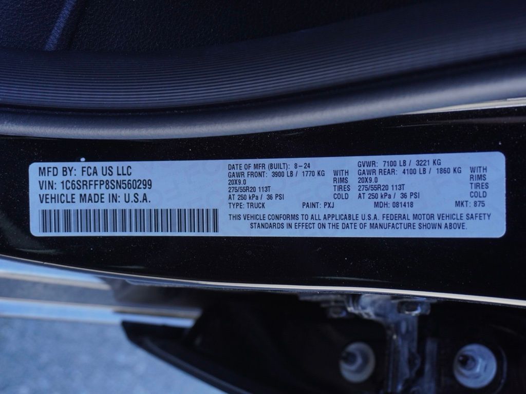 New 2025 Diamond Black Crystal Pearl-Coat Exterior Paint RAM Big Horn Sport Appearance Edition image 31