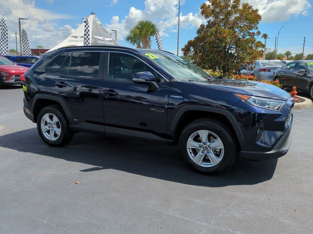 2021 Toyota RAV4 Hybrid XLE photo 10