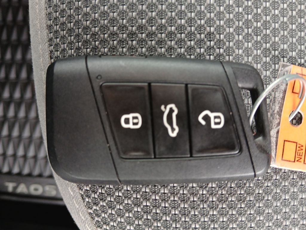 2024 Volkswagen Taos S photo 25