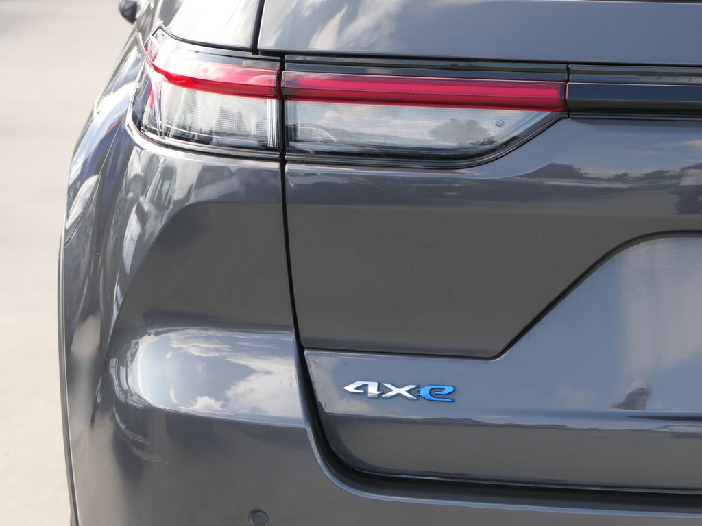 2024 Jeep Cherokee Base photo 3
