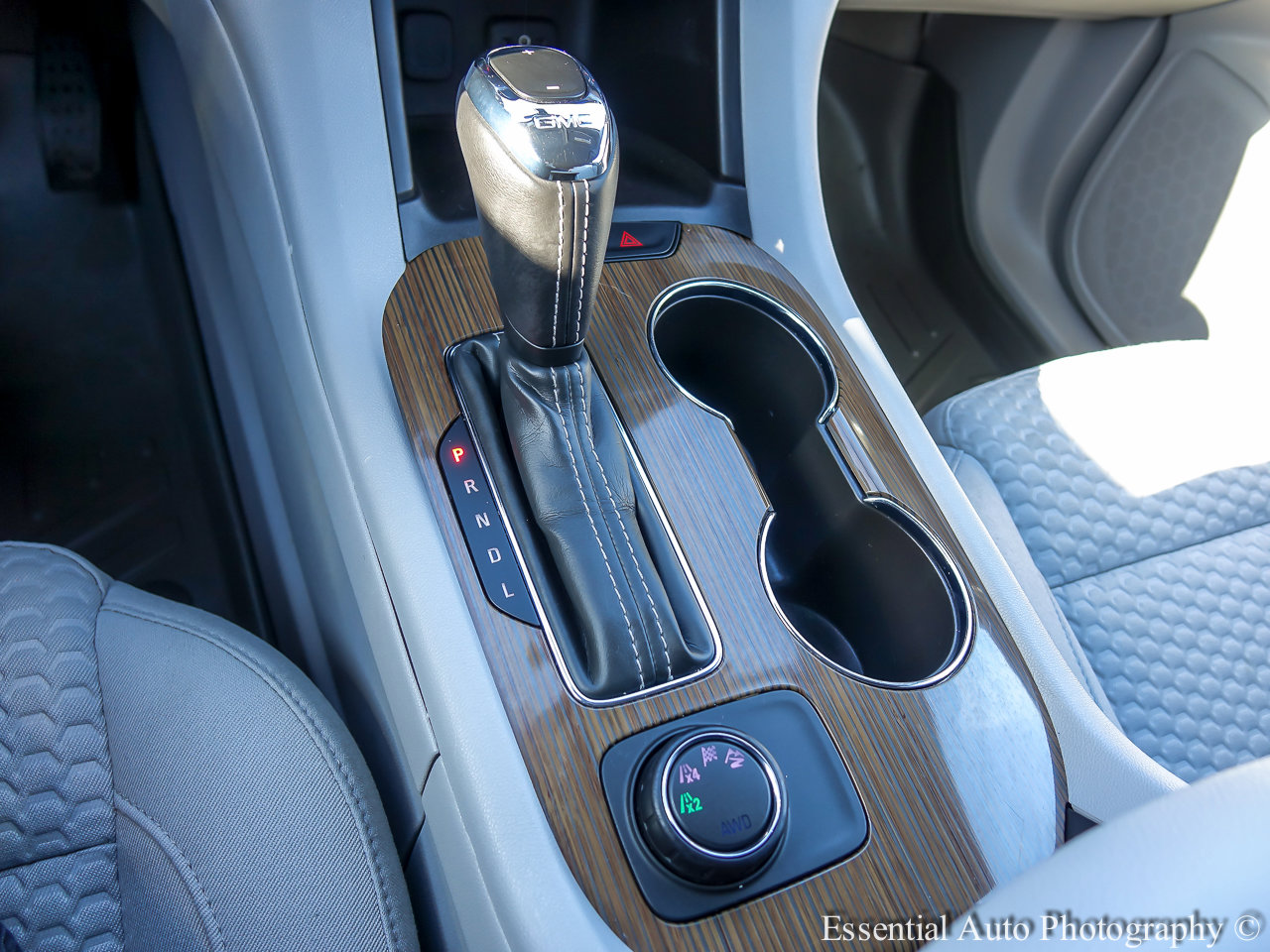 2018 GMC ACADIA - Image 15