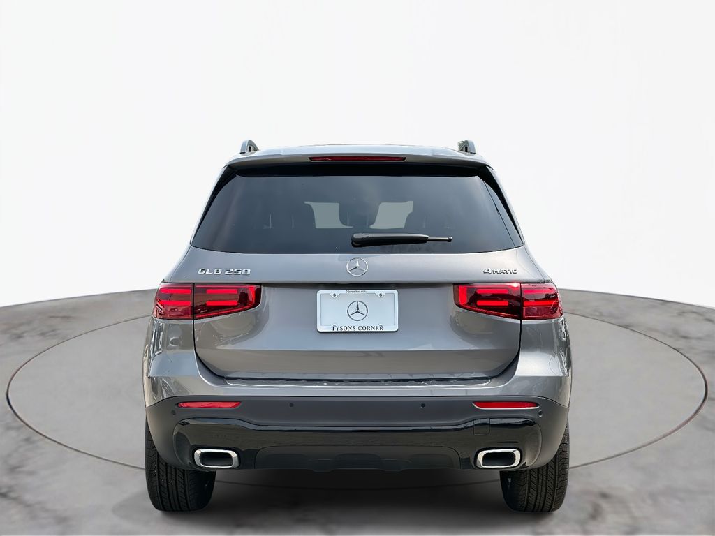 2025 Mercedes Benz GLB 250 4MATIC photo 4