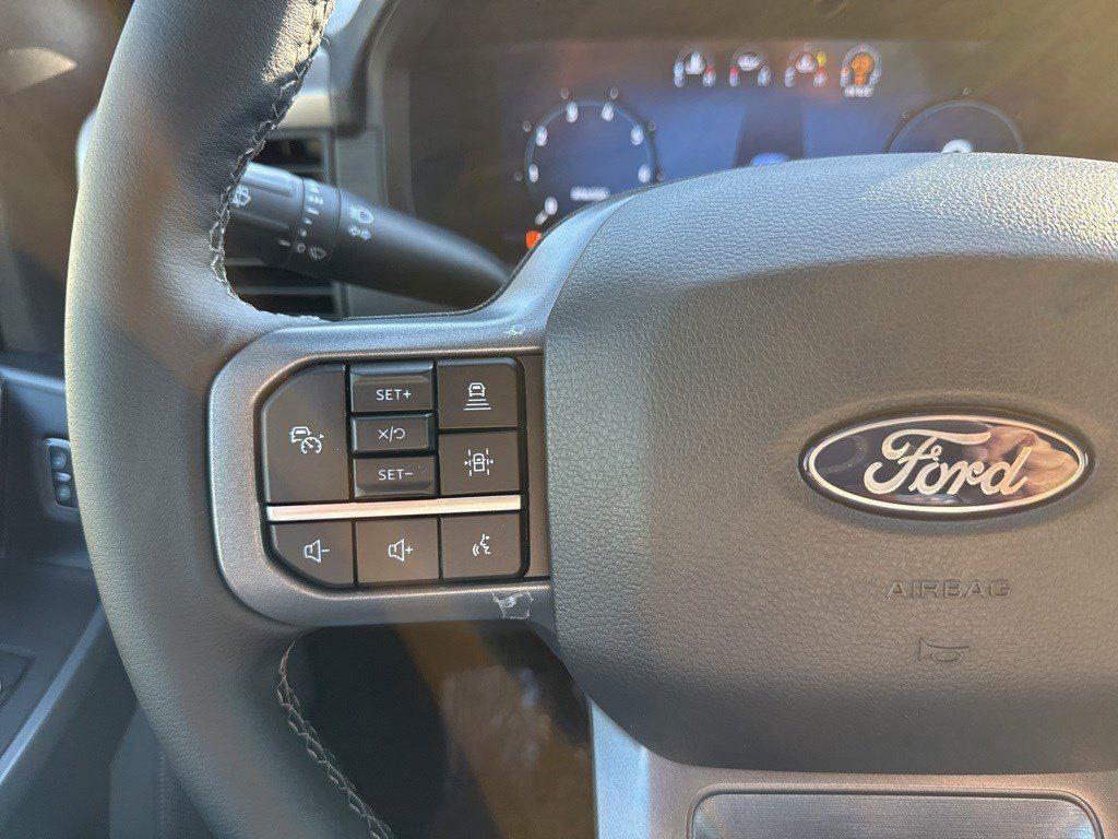2025 Ford F-150 XLT photo 26