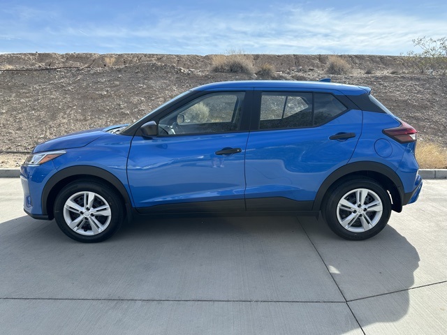 2025 Nissan Kicks Play S photo 4