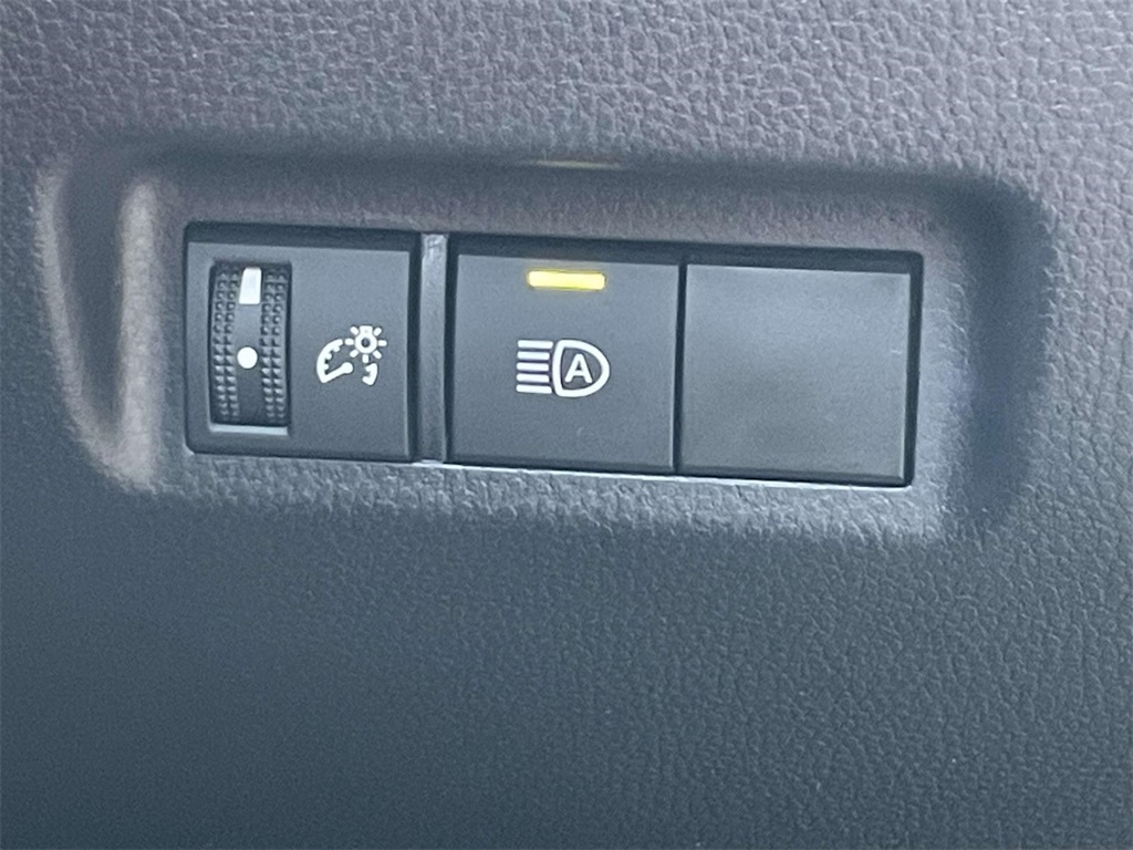 2025 Toyota RAV4 LE photo 16
