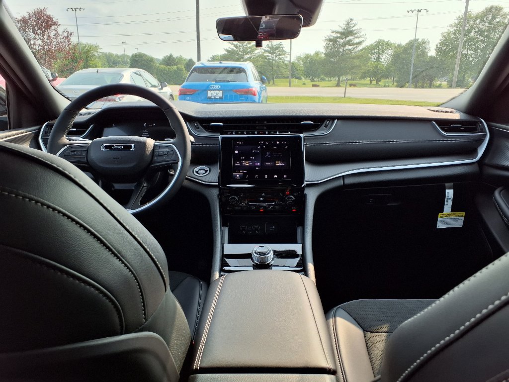 2025 Jeep Grand Cherokee Altitude X photo 6